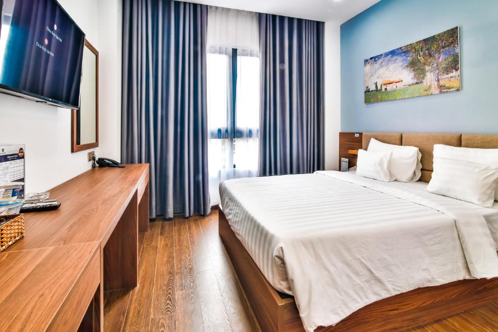 Grand Lee Hotel